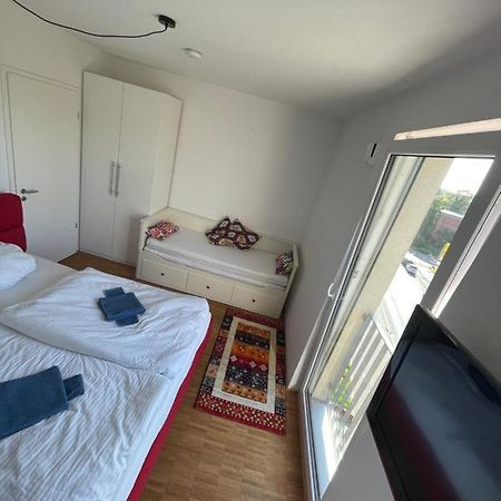 Boutique Zimmer Privat 1-4 Personen Frankfurt am Main ภายนอก รูปภาพ