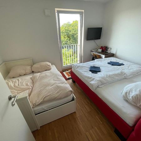 Boutique Zimmer Privat 1-4 Personen Frankfurt am Main ภายนอก รูปภาพ