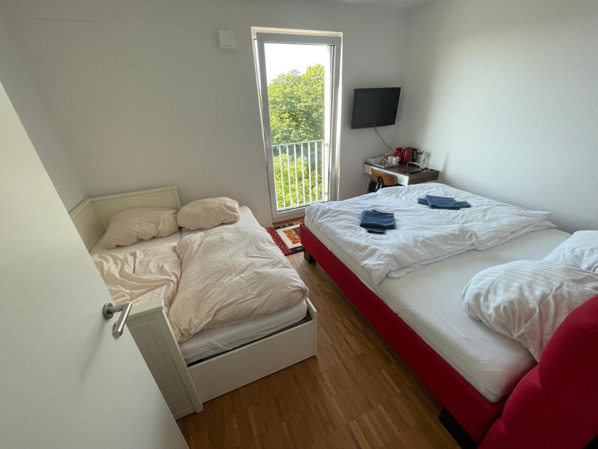 Boutique Zimmer Privat 1-4 Personen Frankfurt am Main ภายนอก รูปภาพ